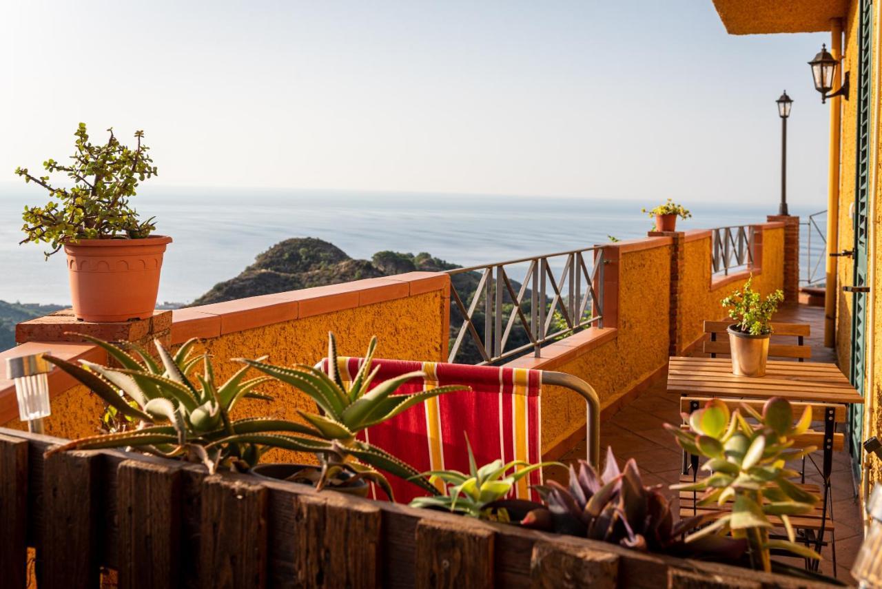 Marachia Apartment Savoca Exterior foto