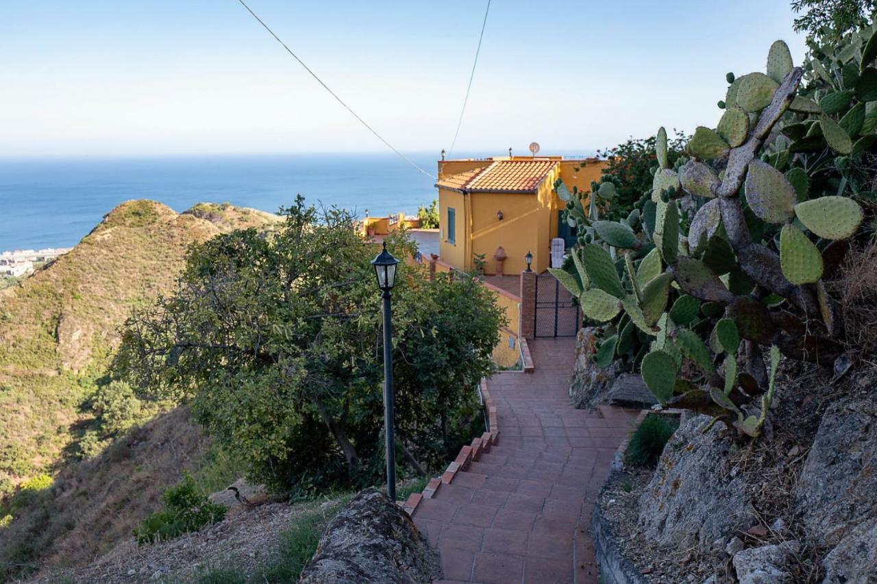 Marachia Apartment Savoca Exterior foto